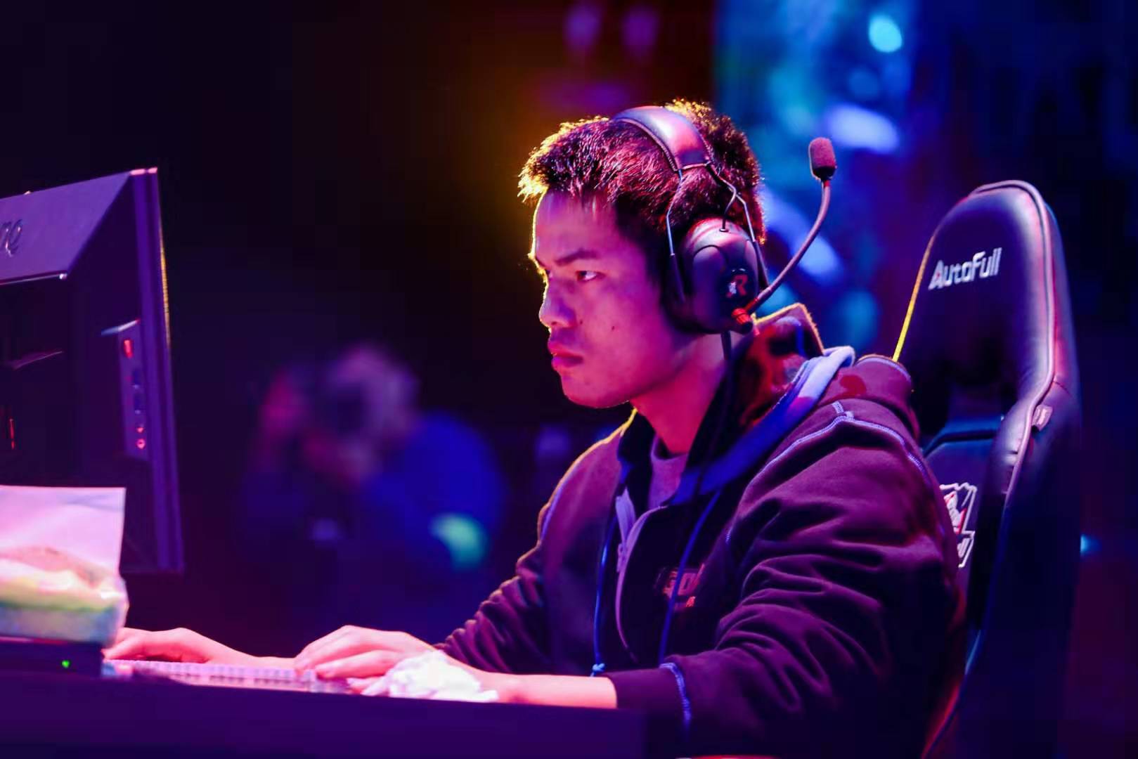 一个名字在 一个名字在