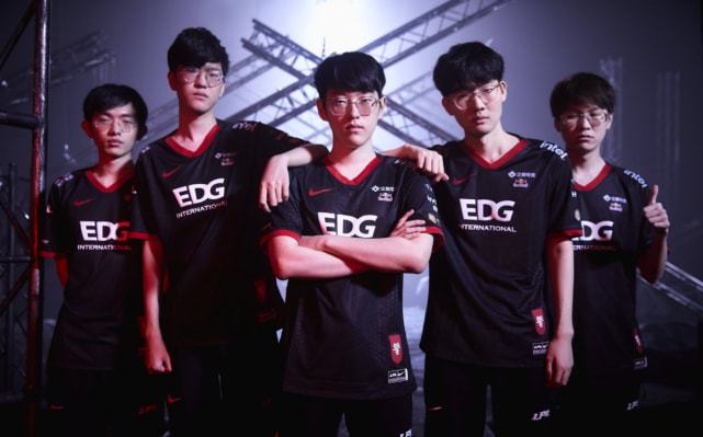 不再单纯依 不再单纯依